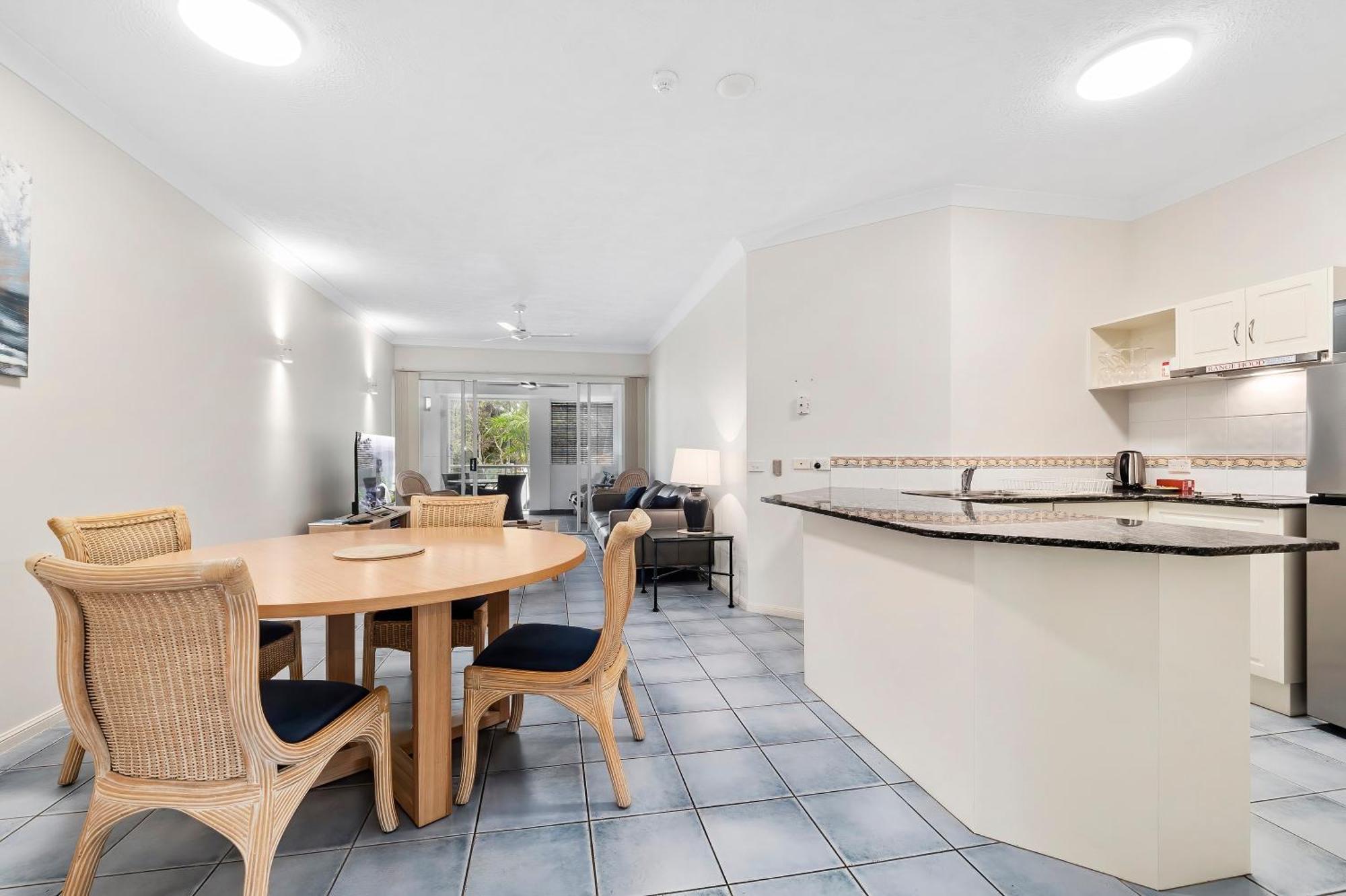 Alassio Beachfront Apartments Palm Cove Phòng bức ảnh