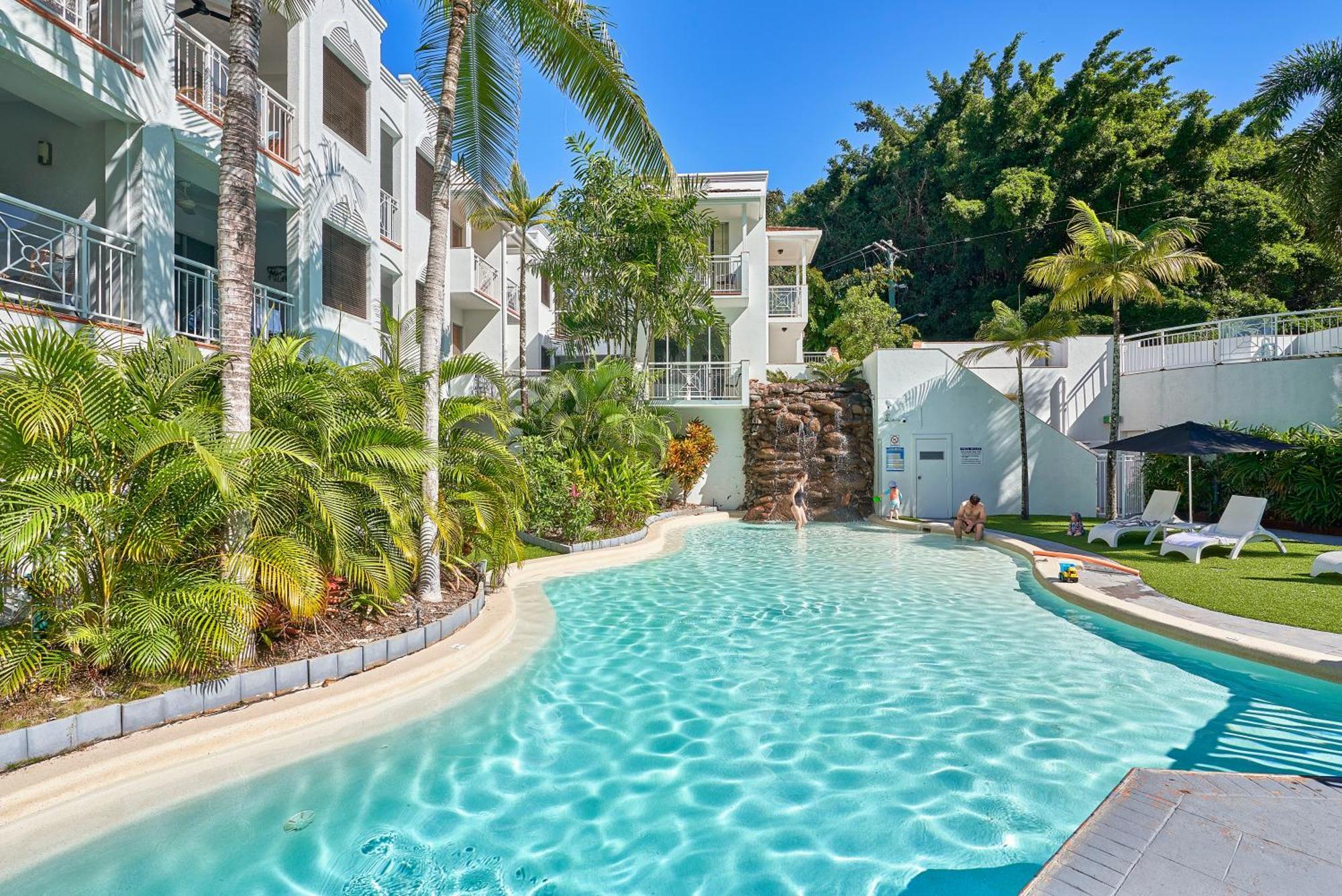 Alassio Beachfront Apartments Palm Cove Ngoại thất bức ảnh