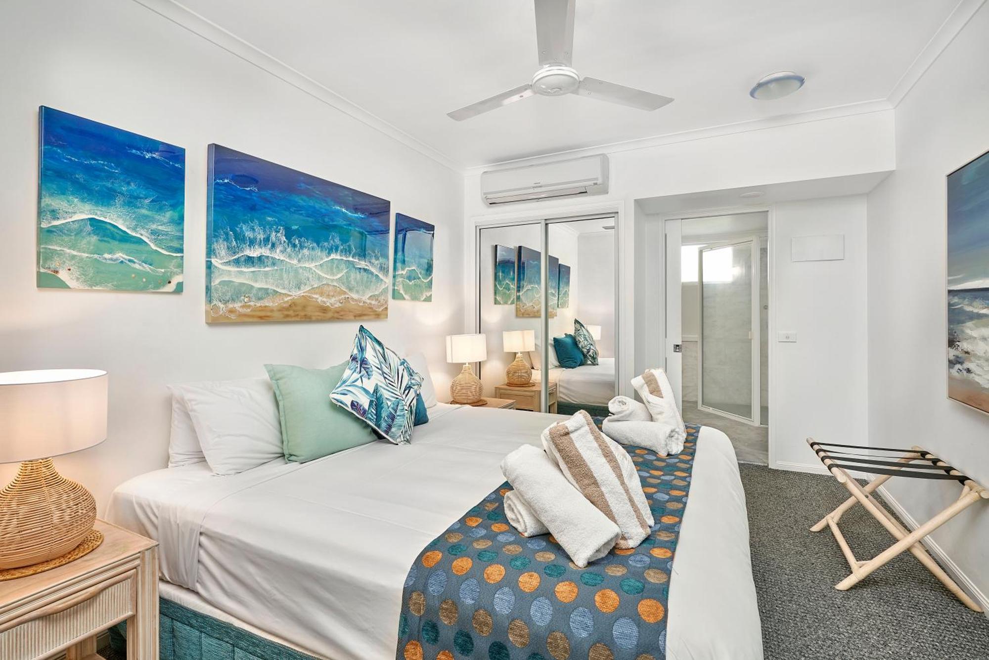 Alassio Beachfront Apartments Palm Cove Phòng bức ảnh