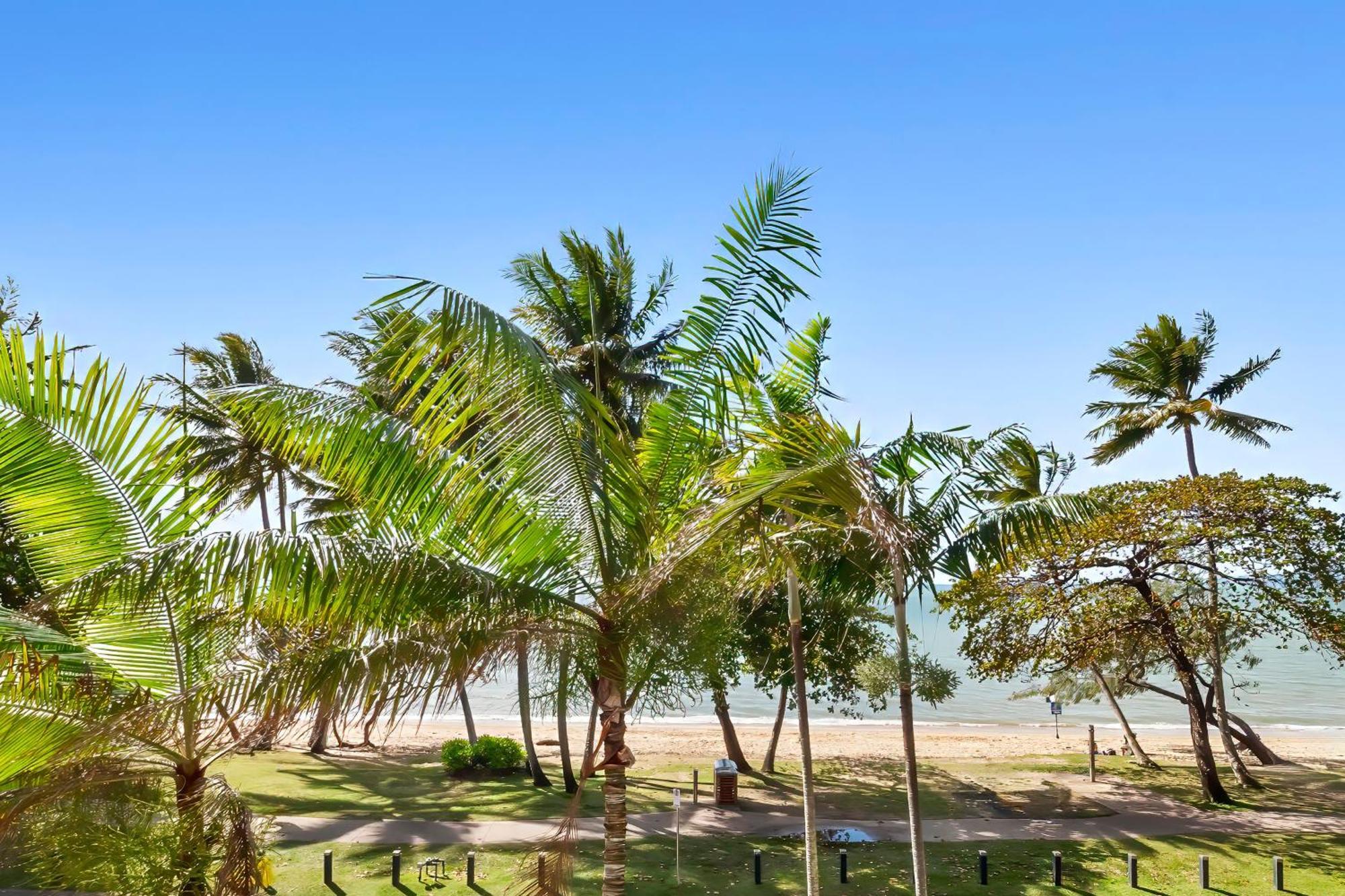 Alassio Beachfront Apartments Palm Cove Ngoại thất bức ảnh