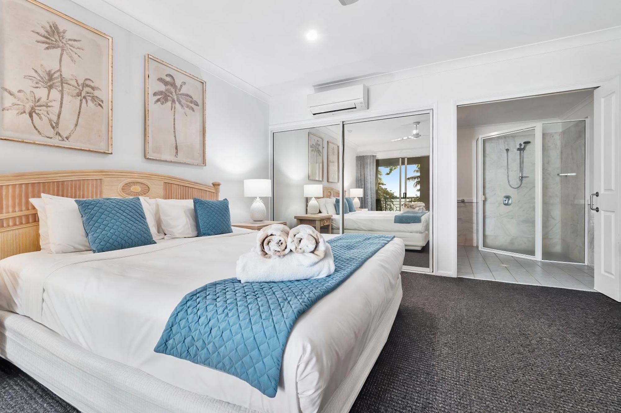 Alassio Beachfront Apartments Palm Cove Phòng bức ảnh