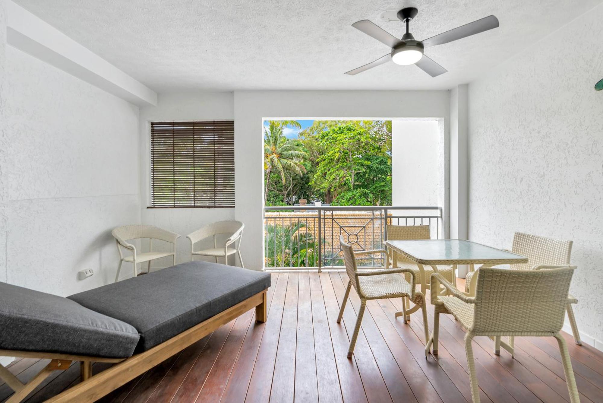 Alassio Beachfront Apartments Palm Cove Phòng bức ảnh