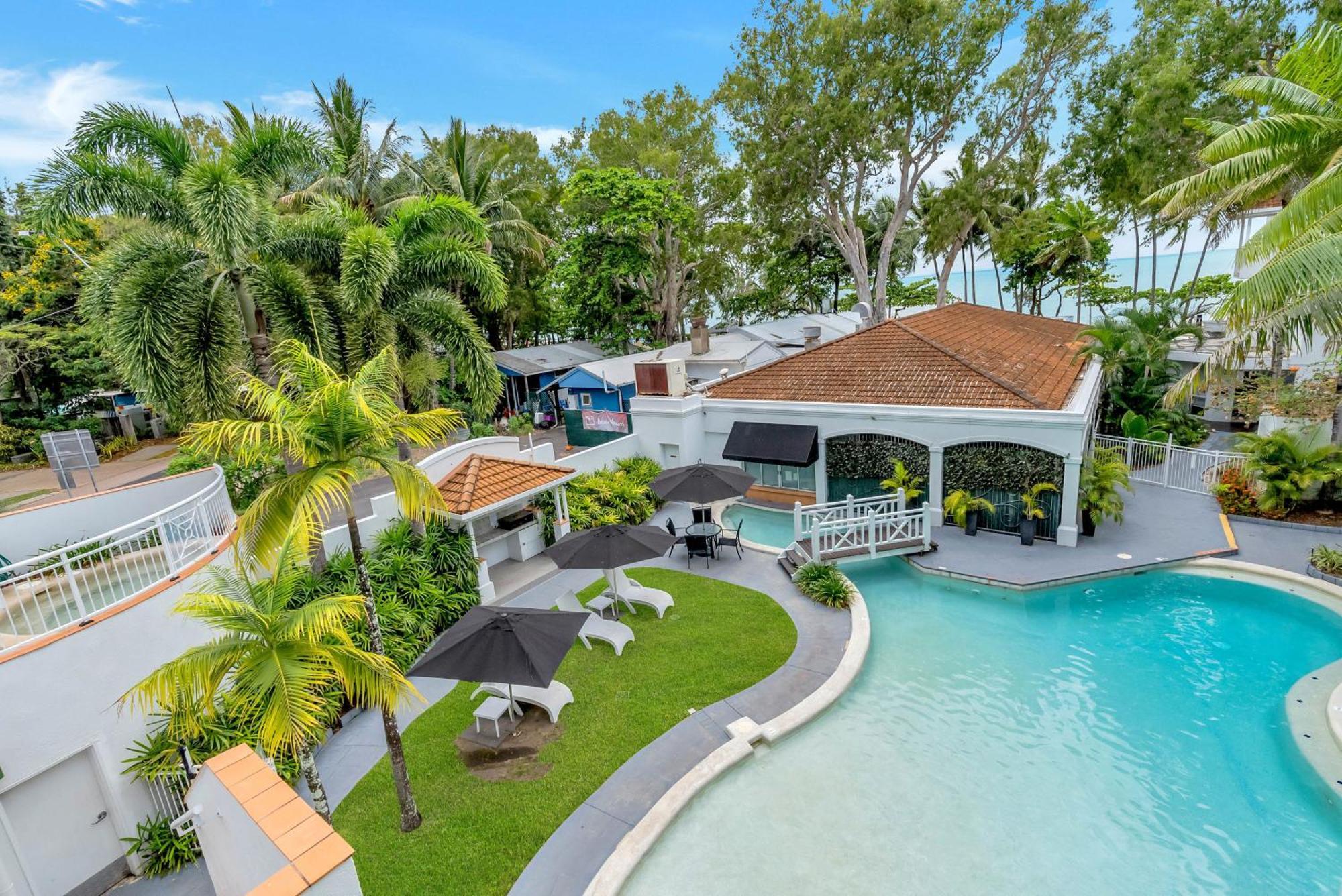 Alassio Beachfront Apartments Palm Cove Phòng bức ảnh