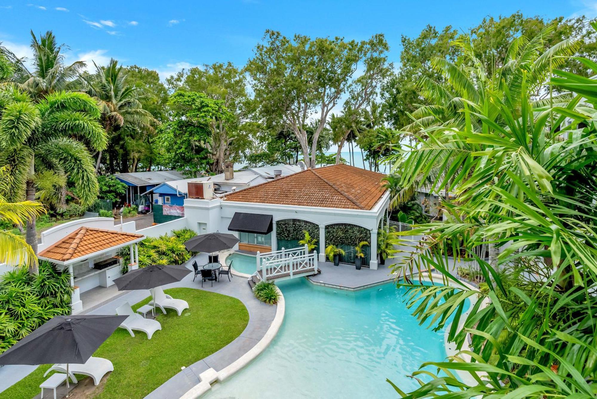 Alassio Beachfront Apartments Palm Cove Phòng bức ảnh