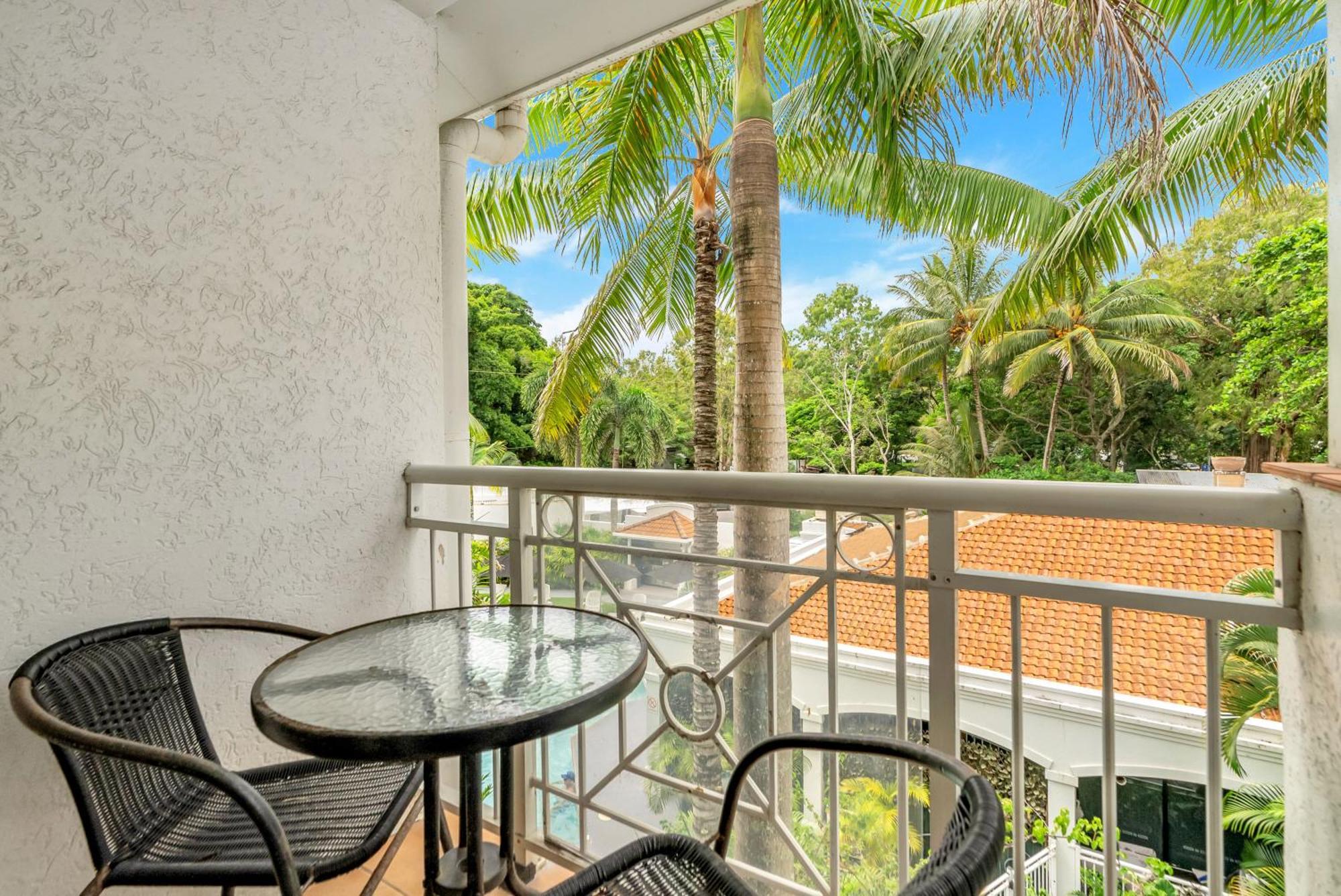 Alassio Beachfront Apartments Palm Cove Phòng bức ảnh